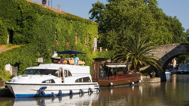 Beautiful accommodation in the canals of France on the Canal du Midi